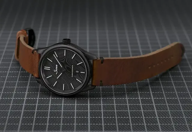 Sinn Spezialuhren: 1800 S Damaszener