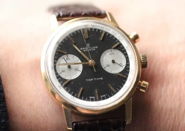 Die Breitling Referenz 2004 Top Time am Handgelenk von Boris Pjanic