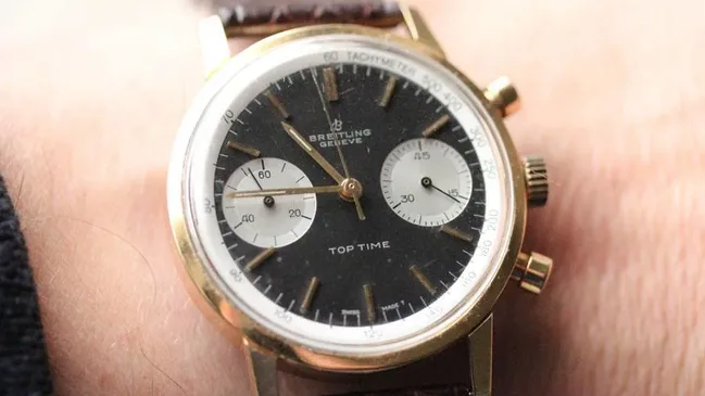 Die Breitling Referenz 2004 Top Time am Handgelenk von Boris Pjanic