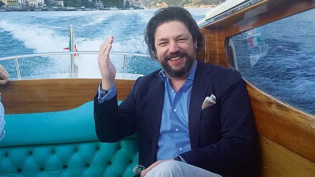 Carlos Torres schreibt für portugiesische und internationale Zeitschriften über mechanische Uhren und andere Luxusgüter. Seit 2014 ist der Experte außerdem Juror der Watchstars Awards.