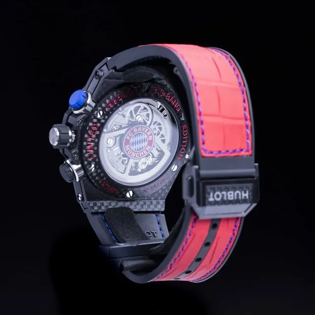 Dezent: Das Vereinslogo befindet sich auf der Rückseite