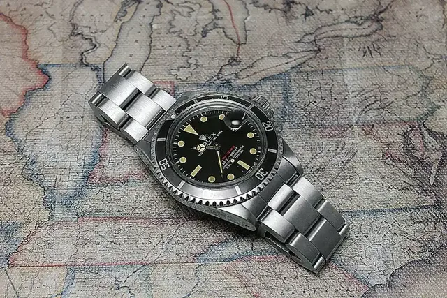 Rolex Red Submariner: Bei den Mark-I- bis Mark-III-Zifferblättern stand noch die Meterangabe an erster Stelle