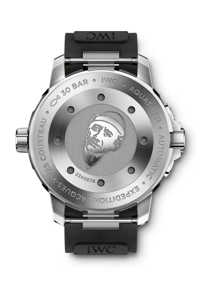 Der Gehäuseboden trägt das Konterfei von Jacques-Yves Cousteau.