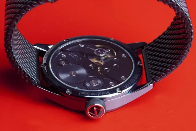 Neuhaus: Gehäuserückseite der Janus DoubleSpeed-Sport