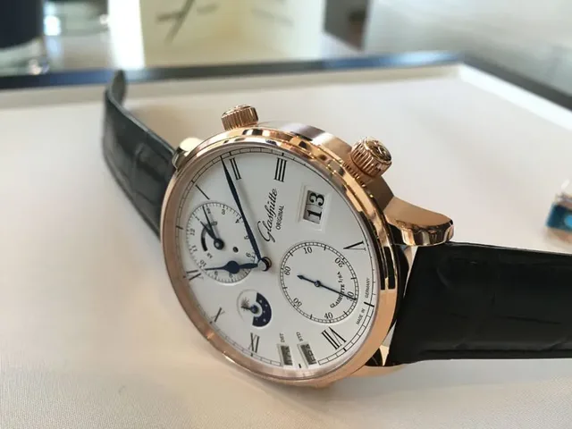 Glashütte Original: Senator Cosmopolite