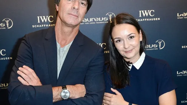 Bundestrainer Joachim "Jogi" Löw und Melanie Feist, verantwortliche Online-Redakteurin von Watchtime.net