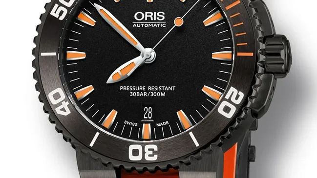 Oris: Aquis Date in Orange