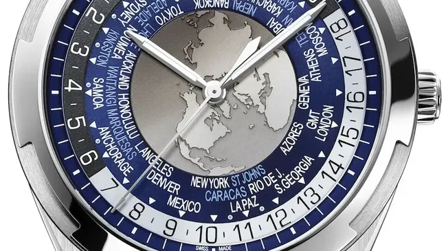 Die World Time Overseas von Vacheron Constantin mit blauem Zifferblatt.