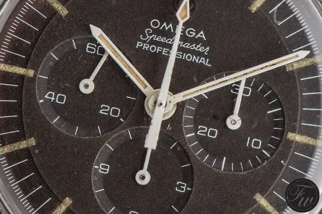 Zifferblattdetail der Omega Speedmaster, Referenz 105.012