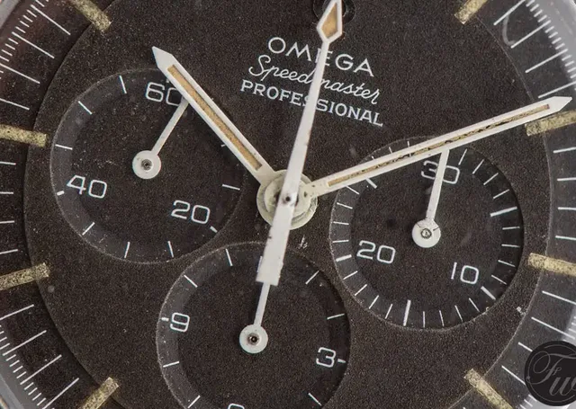 Zifferblattdetail der Omega Speedmaster, Referenz 105.012