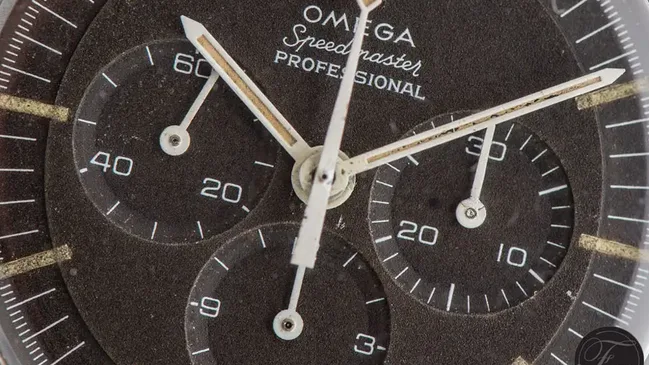 Zifferblattdetail der Omega Speedmaster, Referenz 105.012