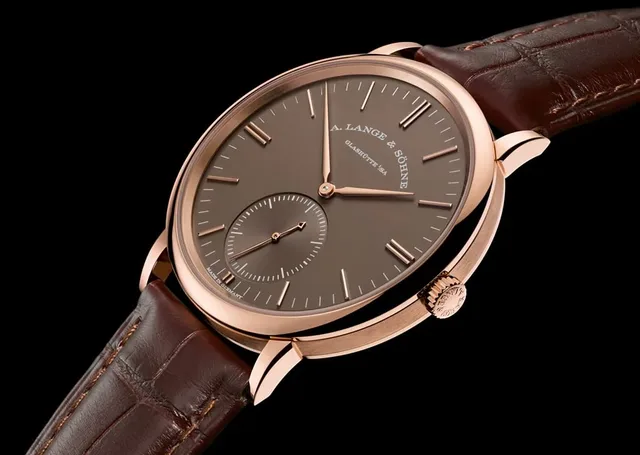 A. Lange & Söhne: Saxonia Automatik in Rotgold mit Terrabraun-Zifferblatt