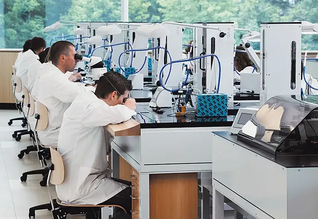 Breitling: Chronometrie Montagestraßen