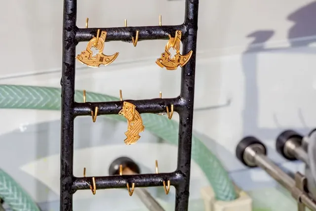 Vorbereitung der Werkstücke für galvanisches Bad