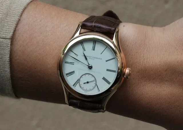 Laurent Ferrier: Galet Classic Double Balance Spring Tourbillon