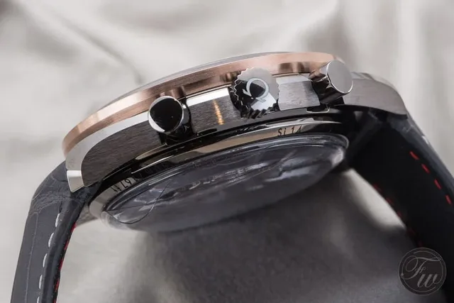 Die Krone der Omega Speedmaster Grey Side Of The Moon Meteorite