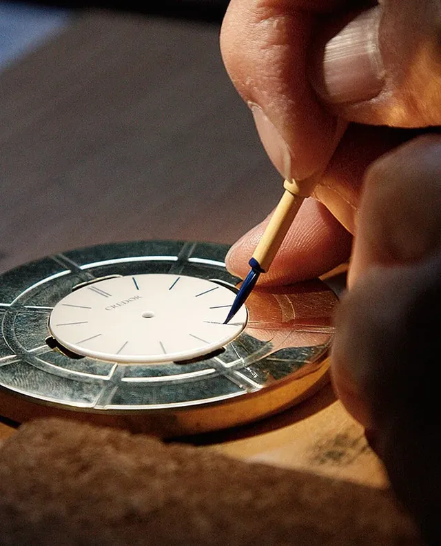 Zifferblatt-Lackierung von Hand bei Seiko