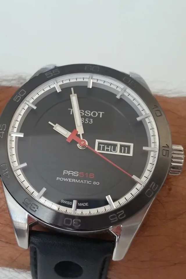 Die Tissot PRS 516 Automatic Gent am Handgelenk (510x765)