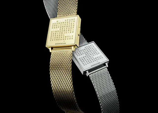 Biegert & Funk: Qlocktwo W Golden Words und Qlocktwo W Fine Steel