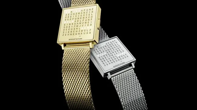 Biegert & Funk: Qlocktwo W Golden Words und Qlocktwo W Fine Steel