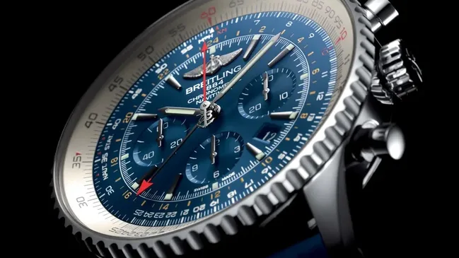 Breitling: Navitimer GMT Aurora Blue (Zifferblattdetail)