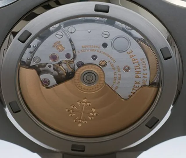 Im Detail: Das Automatikkaliber 324 SC der Patek Philippe Nautilus 5711/1A
