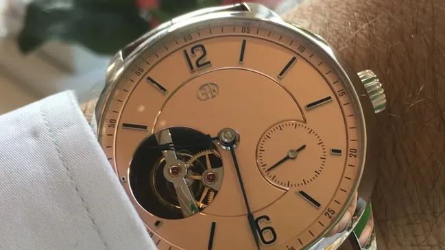 Das Greubel Forsey Tourbillon 24 Secondes Vision am Handgelenk