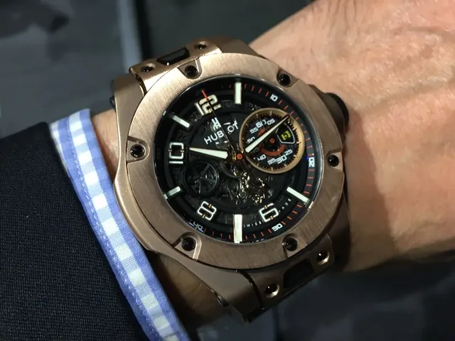 Wristshot: Hublot Big Bang Ferrari in King Gold am Handgelenk