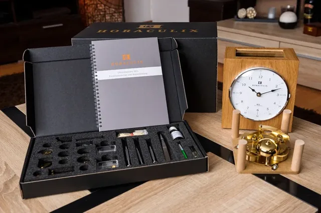 Tischuhr Horaculix HC1