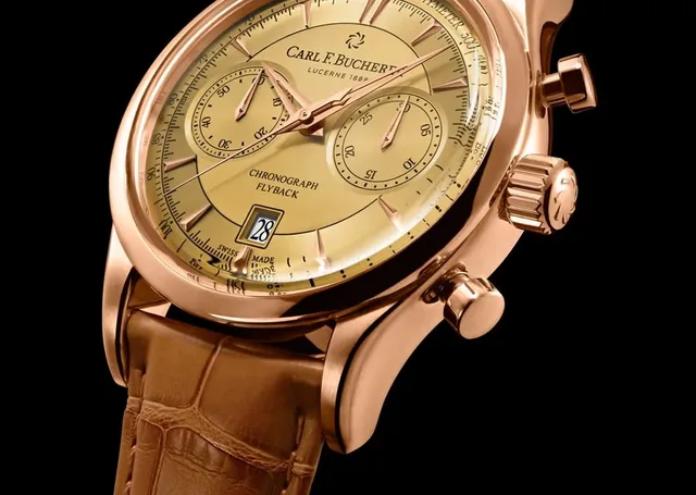 Carl F. Bucherer: Manero Flyback in Gold mit champagnerfarbenem Zifferblatt