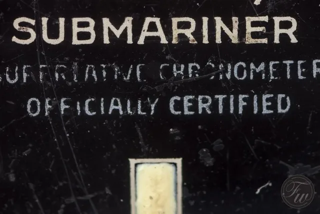 Die Zeit geht an Uhren nicht spurlos vorüber: Zifferblatt-Detail einer Vintage Submariner von Rolex