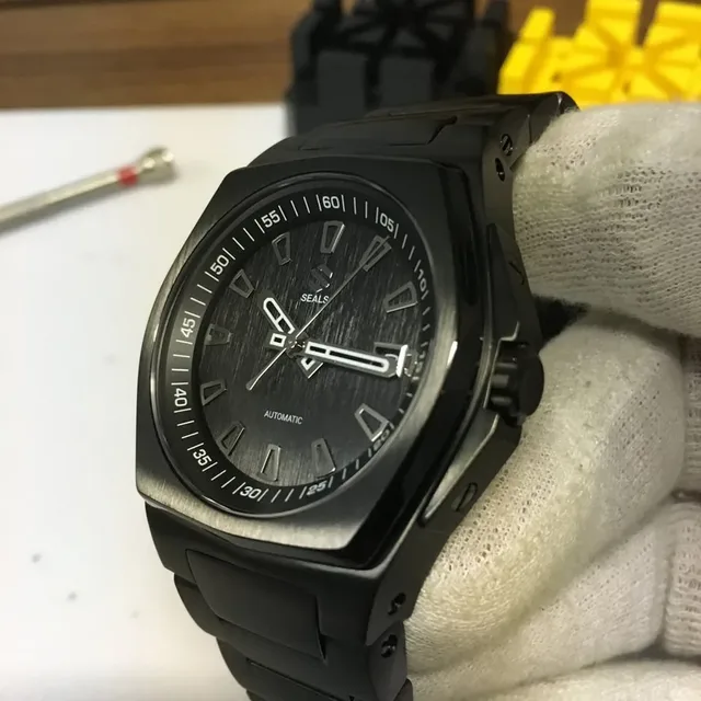 Seals Watch Co.: Model A