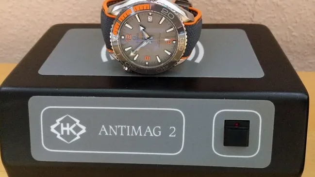 Eine Entmagnetisierung ist bei der Omega Seamaster Planet Ocean 600 M Co-Axial Master Chronometer nicht notwendig