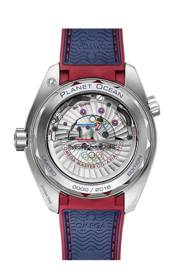 Die Omega Seamaster Planet Ocean "PyeongChang 2018" ist mit dem Kaliber Co-Axial Master Chronometer 8900 ausgesattet