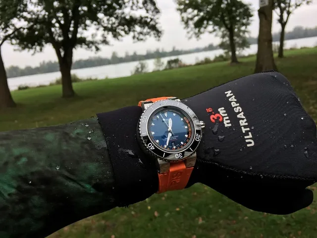 Wristshot der Oris Aquis Depth Gauge Edition Chronos nach dem Tauchgang