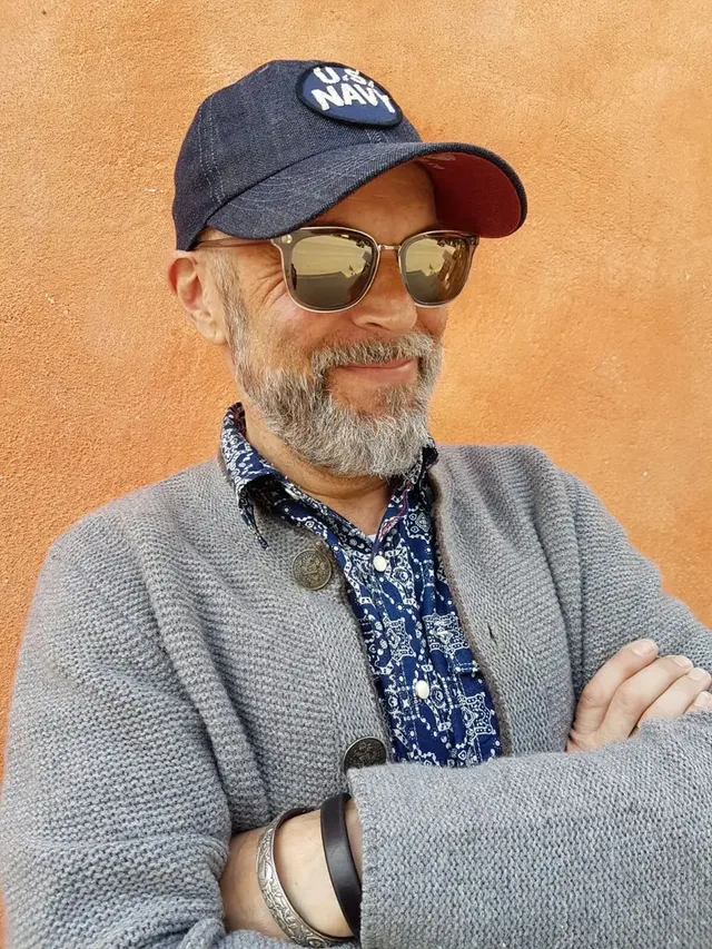 Glücklicher Gewinner des Tischuhren-Bausatzes: Herbert Widmann aus Wiesbaden