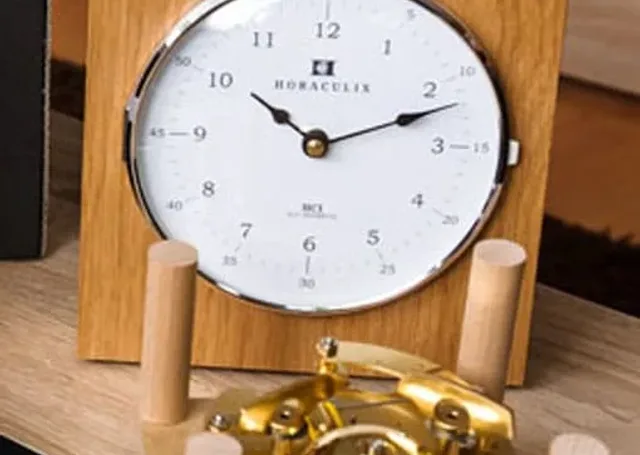 Tischuhr Horaculix HC1