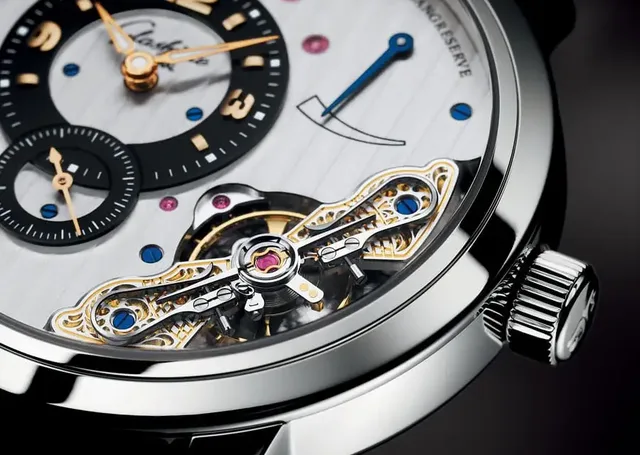 Verzierte Brücke bei Glashütte Original