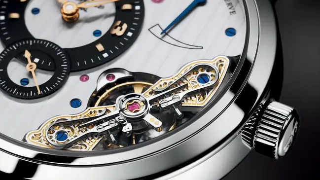 Verzierte Brücke bei Glashütte Original