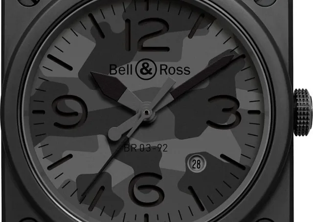 Die Bell & Ross BR 03-92 Black Camo mit Kautschukarmband
