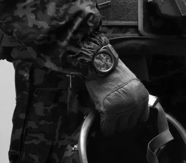 Die BR 03-92 Black Camo von Bell & Ross tarnt sich nach militärischen Standards