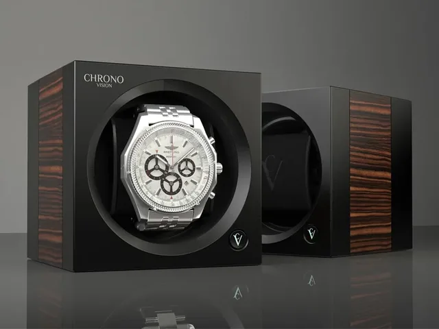 Der Uhrenbeweger ChronoVision One in mattschwarzer Teakholz-Optik kostet 649,90 Euro.