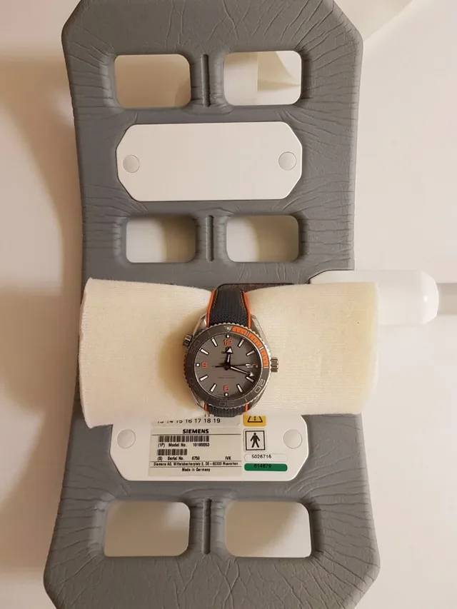 Die Omega Seamaster Planet Ocean 600 M Co-Axial Master Chronometer auf der Extremitätenspule