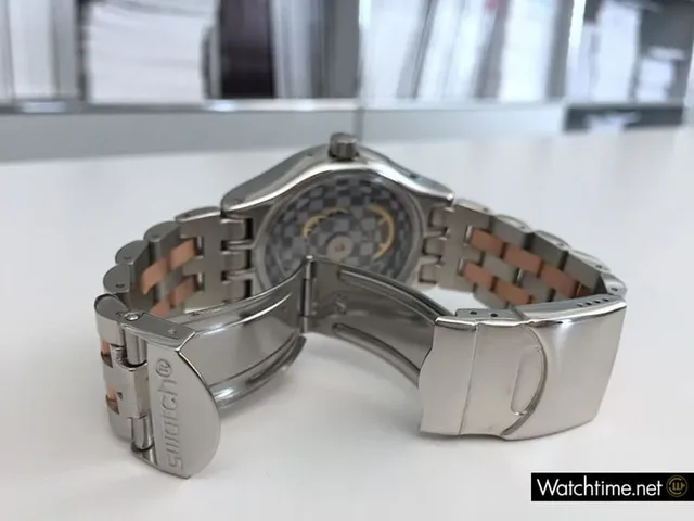 Swatch: Sistem51 Irony Tux