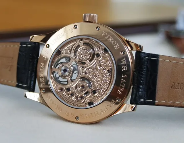 Alexander Shorokhoff: Das Tourbillon Tomorrow mit seinen gravierten Brücken