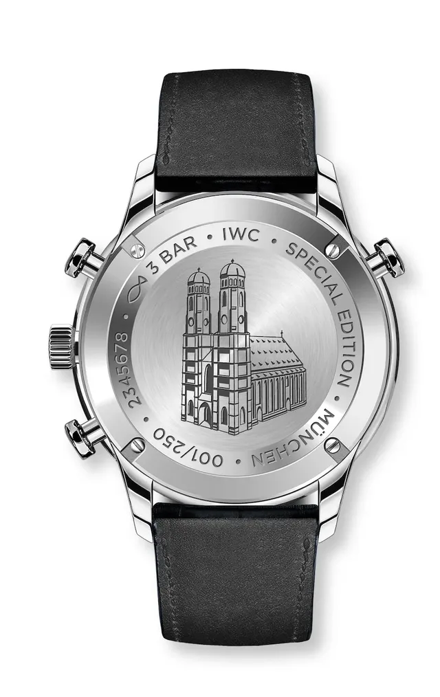 Die Rückseite der Münchener Boutique Edition ziert eine Gravur der Frauenkirche.