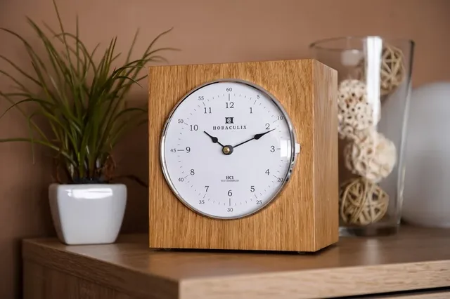 Horaculix HC1: Die fertige Tischuhr