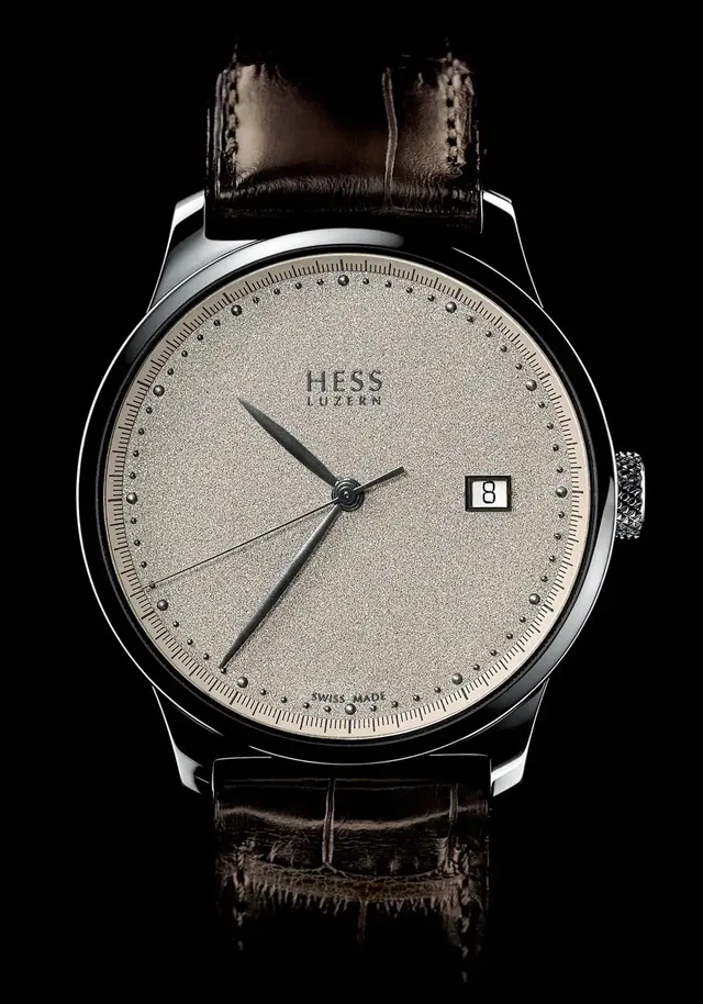 Hess Uhren: Two.2 Diamantstaub mit champagnerfarbenem Zifferblatt