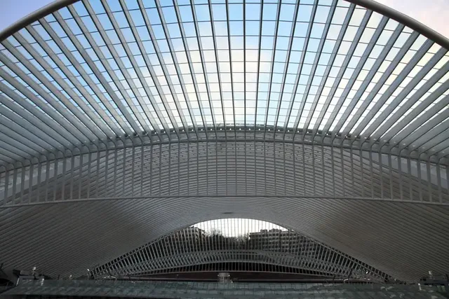 Bahnhof Liège Guillemins von Santiago Calatrava