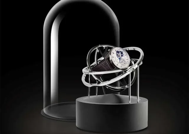 Der Uhrenbeweger Planet double axis Silver von Bernard Favre